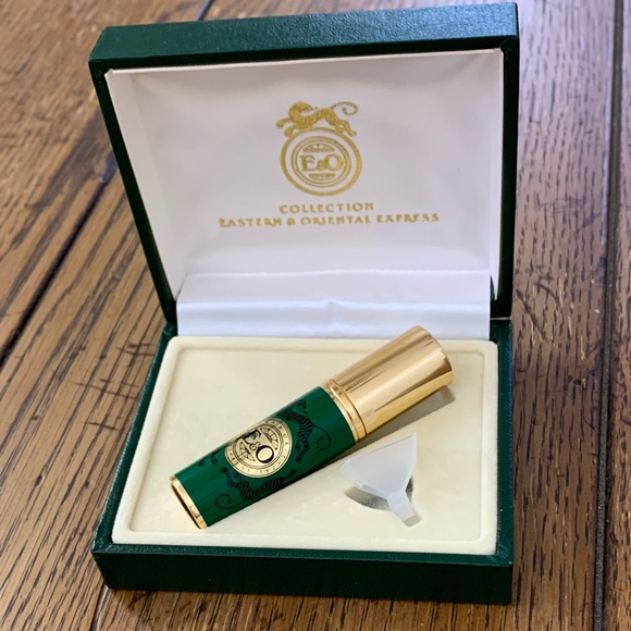 Eastern & Oriental Express Green and Gold Travel Perfume Atomizer - Picture 4 of 7